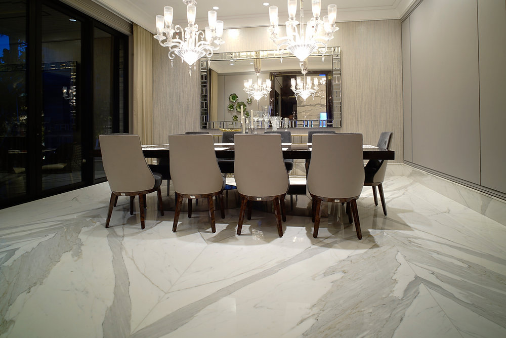 Aneka Desain Marmer Statuario dari Lantai hingga Meja Resepsionis