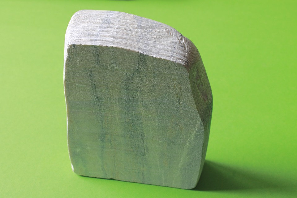 Soapstone, Batu Alam Lunak yang Cocok untuk Dekorasi Dinding